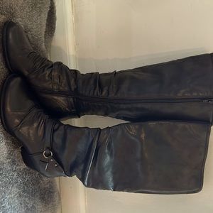 Bare traps super sexy high black winter boot! Never been worn!